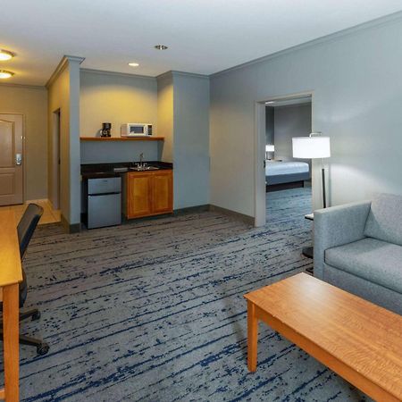 La Quinta By Wyndham Bridgeport Hotel Ngoại thất bức ảnh