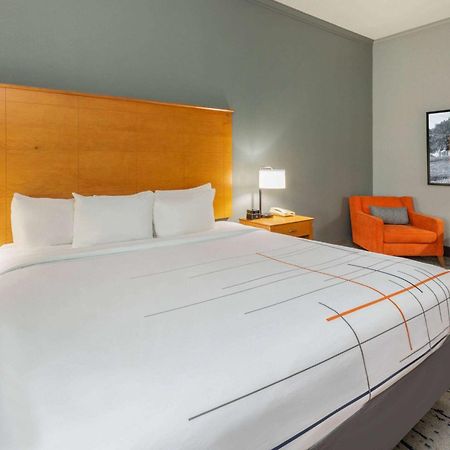 La Quinta By Wyndham Bridgeport Hotel Ngoại thất bức ảnh