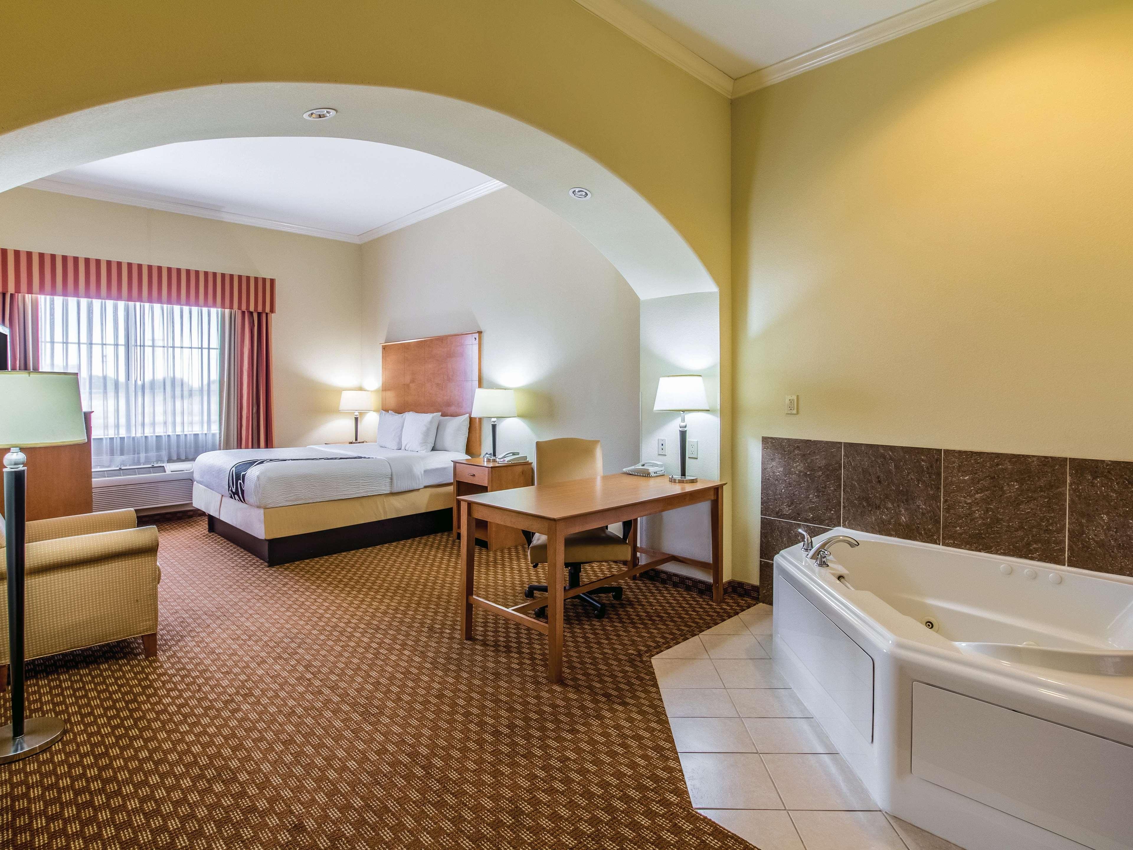 La Quinta By Wyndham Bridgeport Hotel Ngoại thất bức ảnh