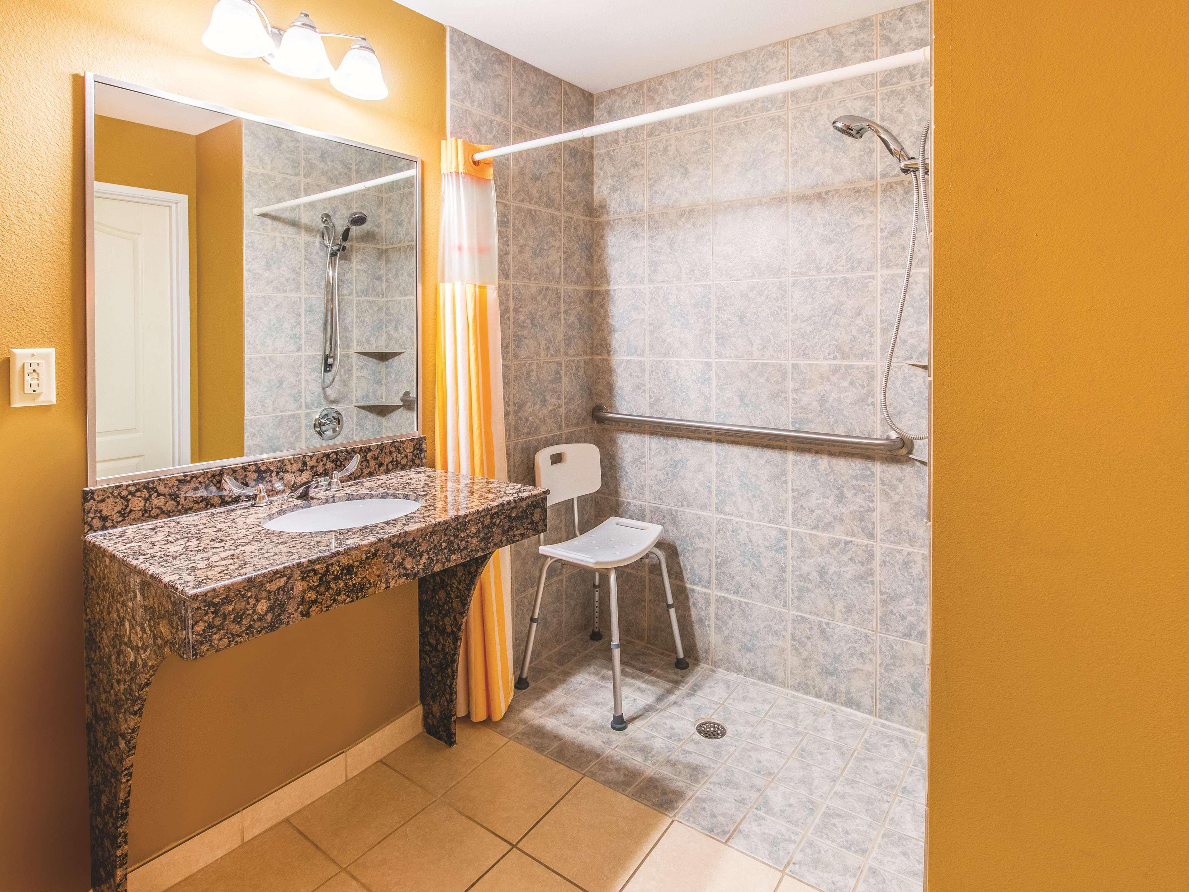 La Quinta By Wyndham Bridgeport Hotel Ngoại thất bức ảnh