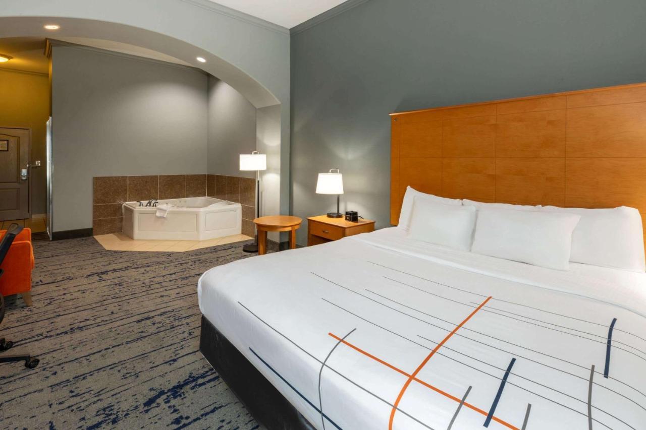 La Quinta By Wyndham Bridgeport Hotel Ngoại thất bức ảnh