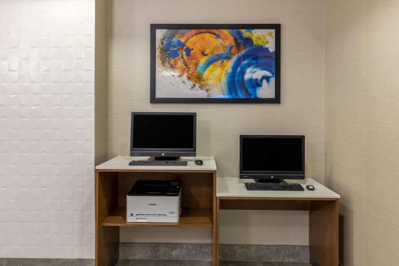 La Quinta By Wyndham Bridgeport Hotel Ngoại thất bức ảnh