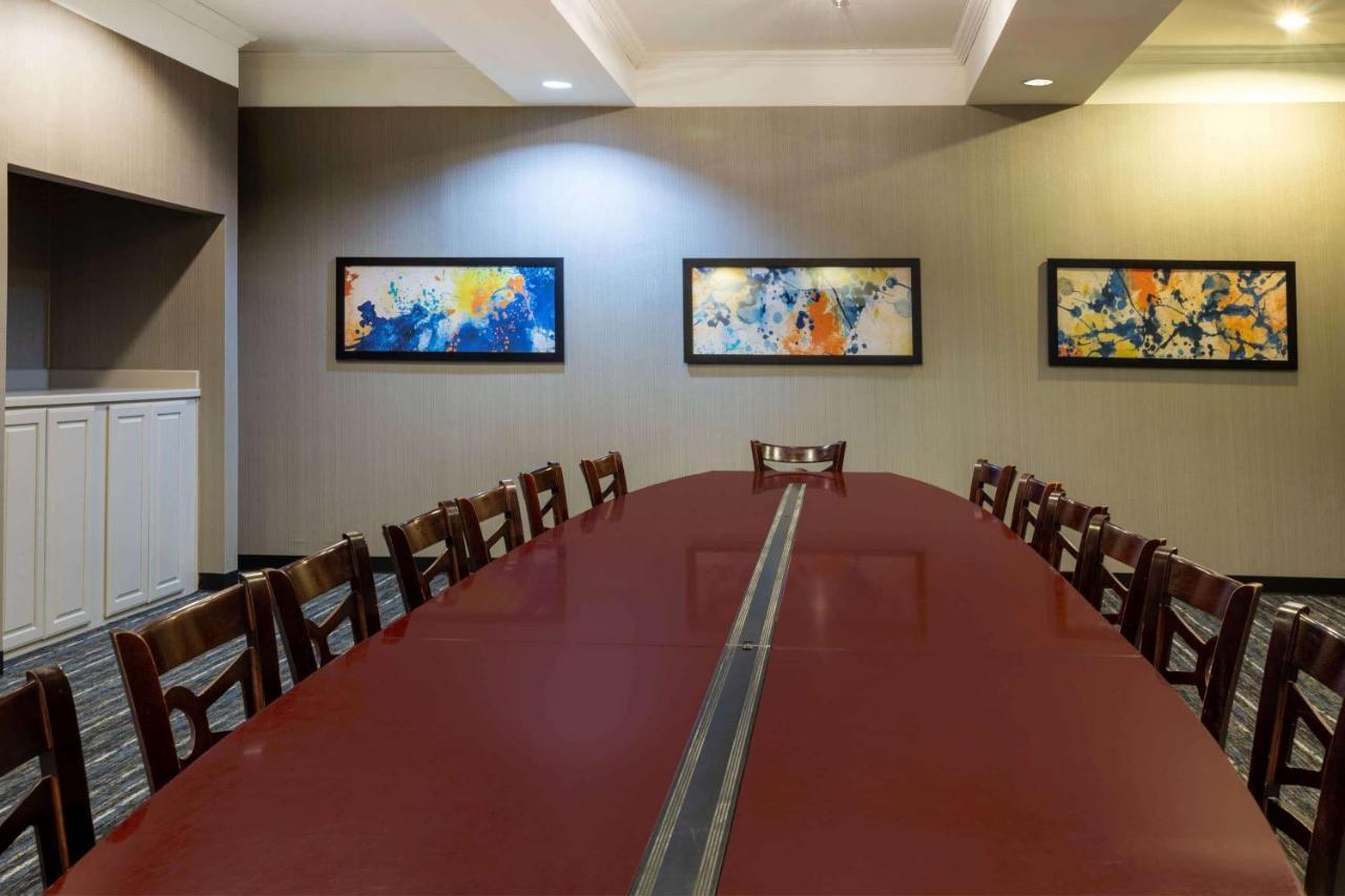 La Quinta By Wyndham Bridgeport Hotel Ngoại thất bức ảnh