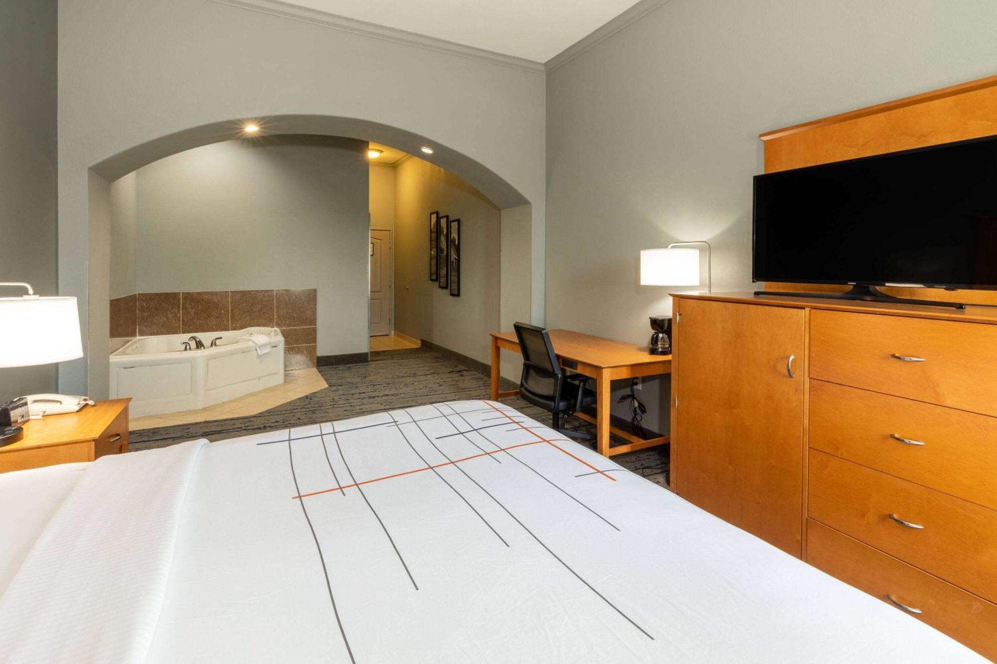 La Quinta By Wyndham Bridgeport Hotel Ngoại thất bức ảnh